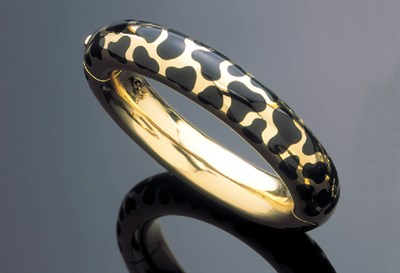 Lot 175 - Angela Cummings 18 kt. Yellow Gold and Black Jade Jaguar Bracelet