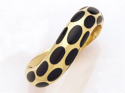 Lot 180 - Angela Cummings 18 kt. Yellow Gold and Black Jade Oval Dot Bracelet