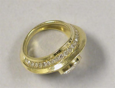 Lot 575 - Diamond Ring