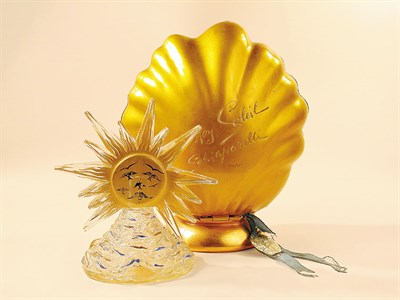 Lot 778 - Schiaparelli Le Roy Soleil Perfume Bottle and...