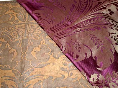 Lot 985 - Fortuny Olympia Table Runner