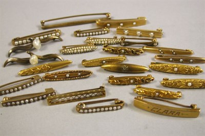 Lot 155 - Group of Assorted Handy Pins