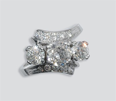 Lot 364 - Diamond Ring