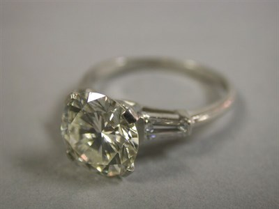 Lot 416 - Diamond Engagement Ring