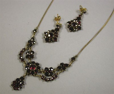Lot 46 - Antique Garnet Necklace and Pendant Earring Set