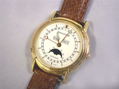 Lot 438 - Gentleman's Gold Wristwatch