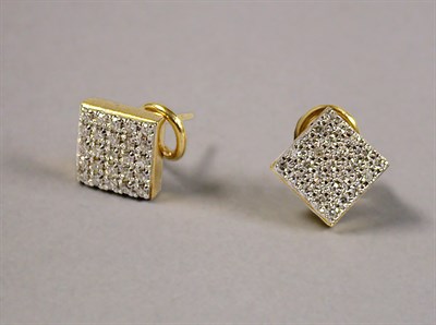 Lot 109 - Pair of Diamond Earrings
