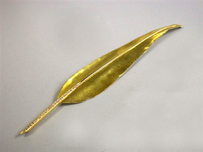 Lot 431 - Large Gold and Diamond Feather Pin