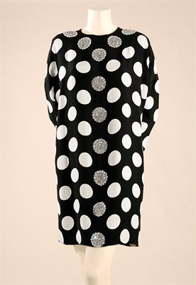 Lot 654 - Galanos Black and White Polka Dot Silk Sac...