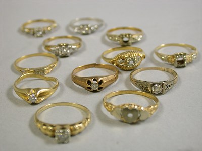 Lot 119 - Twelve Assorted Gold Rings