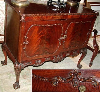 Lot 417 - Georgian Style Mahogany Cabinet