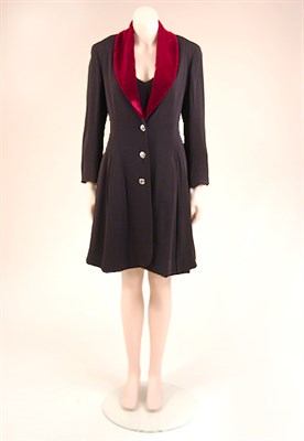 Lot 789 - Ozbeck Black and Burgundy Ensemble