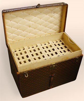 Lot 1002 - Louis Vuitton Trunk
