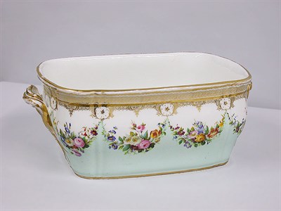 Lot 293 - Paris Porcelain Two-Handled Basin Length 19...