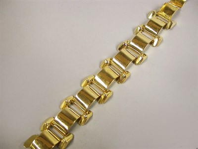 Lot 268 - Gold Link Bracelet