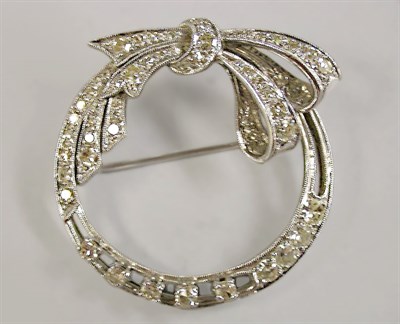 Lot 150 - Diamond Circle Pin