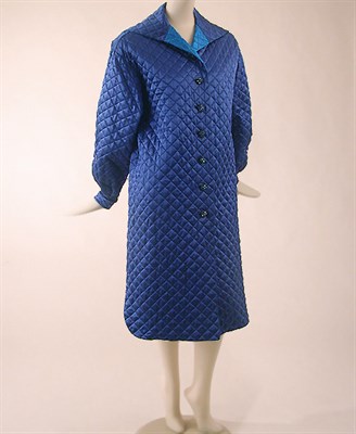 Lot 655 - Quilted Satin Reversible Evening Coat...