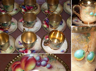 Lot 282 - Assembled Set of Twelve Royal Worcester Gilt...