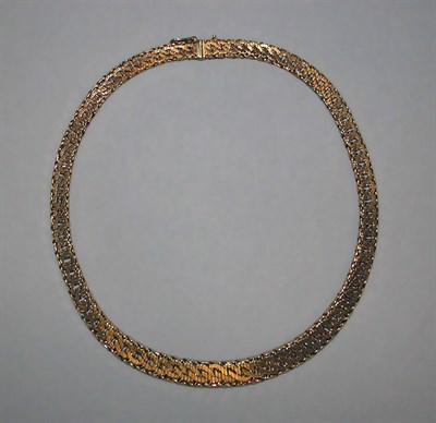 Lot 599 - Gold Necklace