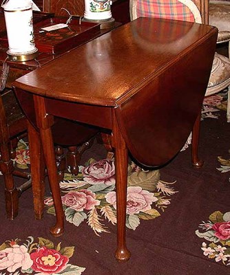 Lot 305 - Georgian Style Mahogany Drop-Leaf Table