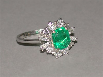 Lot 578 - Emerald and Diamond Ring