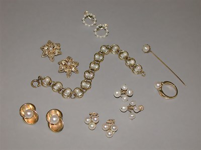 Lot 590 - Group of Assorted Cultured Pearl Jewelry