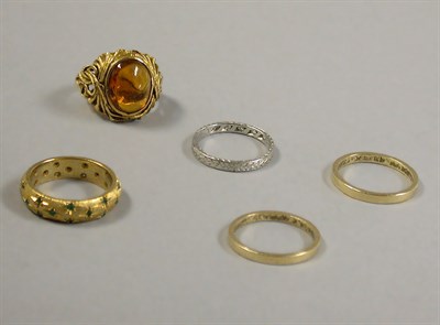 Lot 169 - Five Assorted Rings