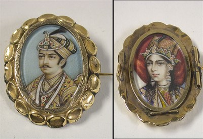 Lot 122 - Two-Sided Portrait Pin