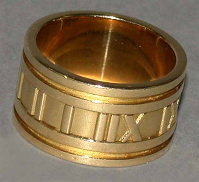 Lot 349 - Gold Wedding Ring