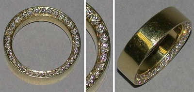 Lot 582 - Diamond Wedding Band