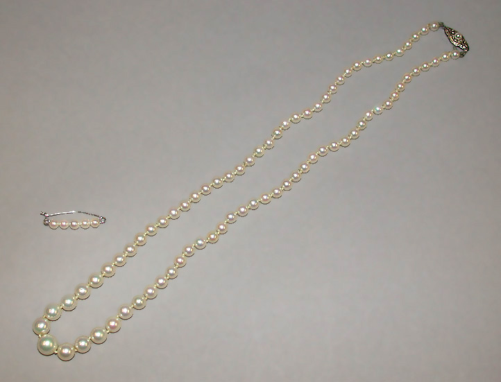 Lot 112 - Cultured Pearl Necklace