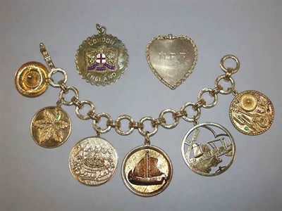 Lot 582 - Gold Charm Bracelet