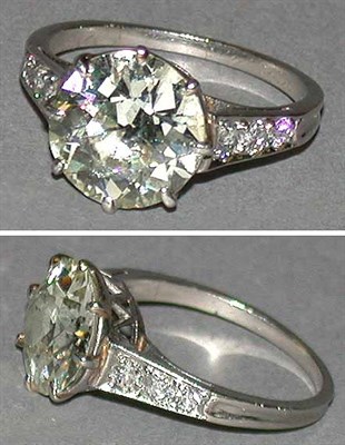 Lot 493 - Edwardian Diamond Engagement Ring