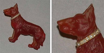 Lot 220 - Carved Agate Dog Pin
