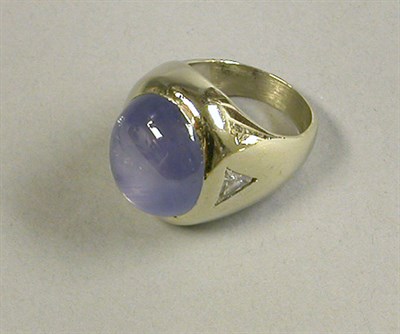 Lot 600 - Gentleman's Sapphire and Diamond Ring