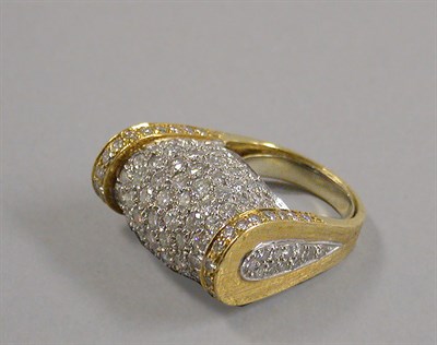 Lot 538 - Pave Diamond Ring