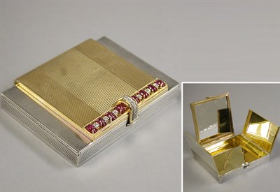 Lot 428 - Silver Compact