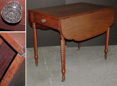 Lot 153 - Federal Mahogany Drop-Leaf Table New York,...