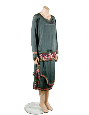 Lot 2012 - Callot Soeurs Green Orientalist Ensemble...