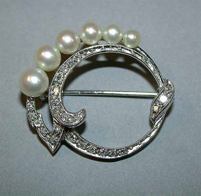 Lot 279 - Cultured Pearl and Diamond Pin