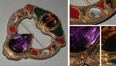 Lot 422 - Scottish Agate Silver Gilt Pin