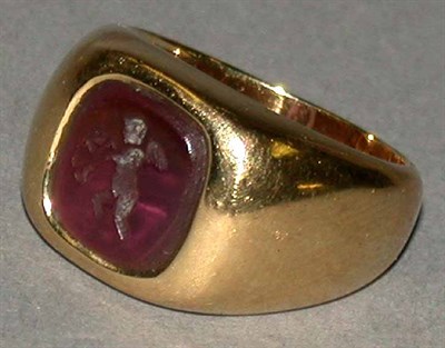 Lot 104 - Intaglio Ring