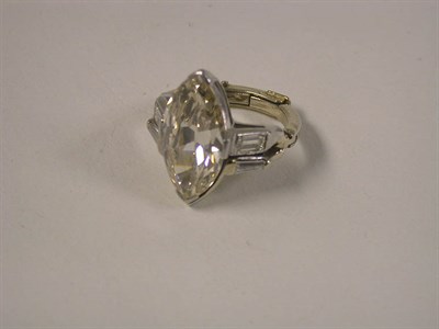 Lot 583 - Diamond Engagement Ring