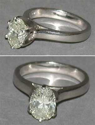 Lot 577 - Diamond Engagement Ring