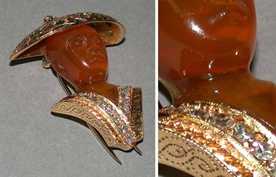 Lot 577 - Carnelian Head Clip