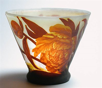 Lot 496 - Muller Freres Cameo Glass Vase Of tapering...