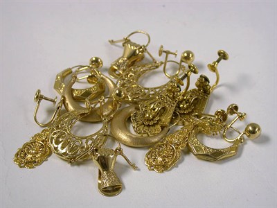 Lot 268 - Group of Assorted Gold Earrings