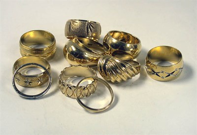 Lot 314 - Group of Assorted Gold Bands
