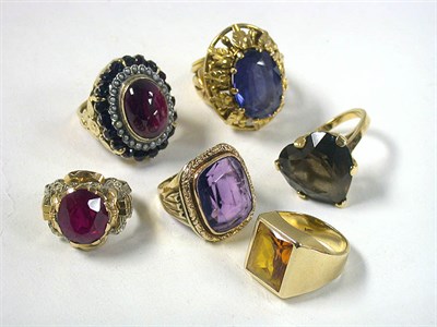 Lot 366 - Group of Assorted Gold and Stone Rings