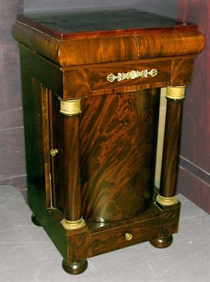 Lot 243 - Classical Mahogany Lift-Top Washstand The...